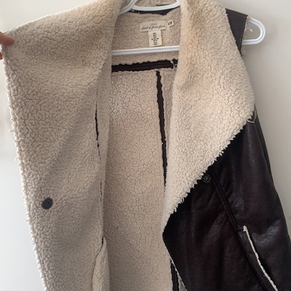 H&M fur vest - Picture 3 of 5